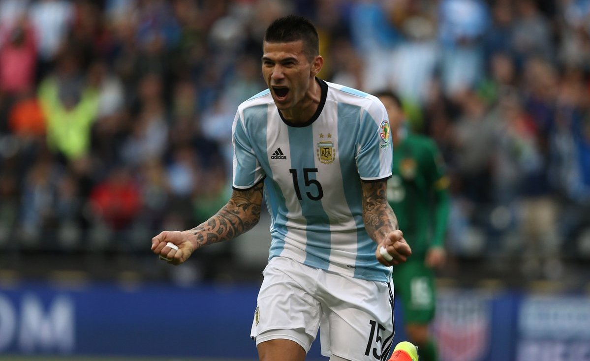 Debut y gol para Cuesta. Vía @InfoFutbol_Web