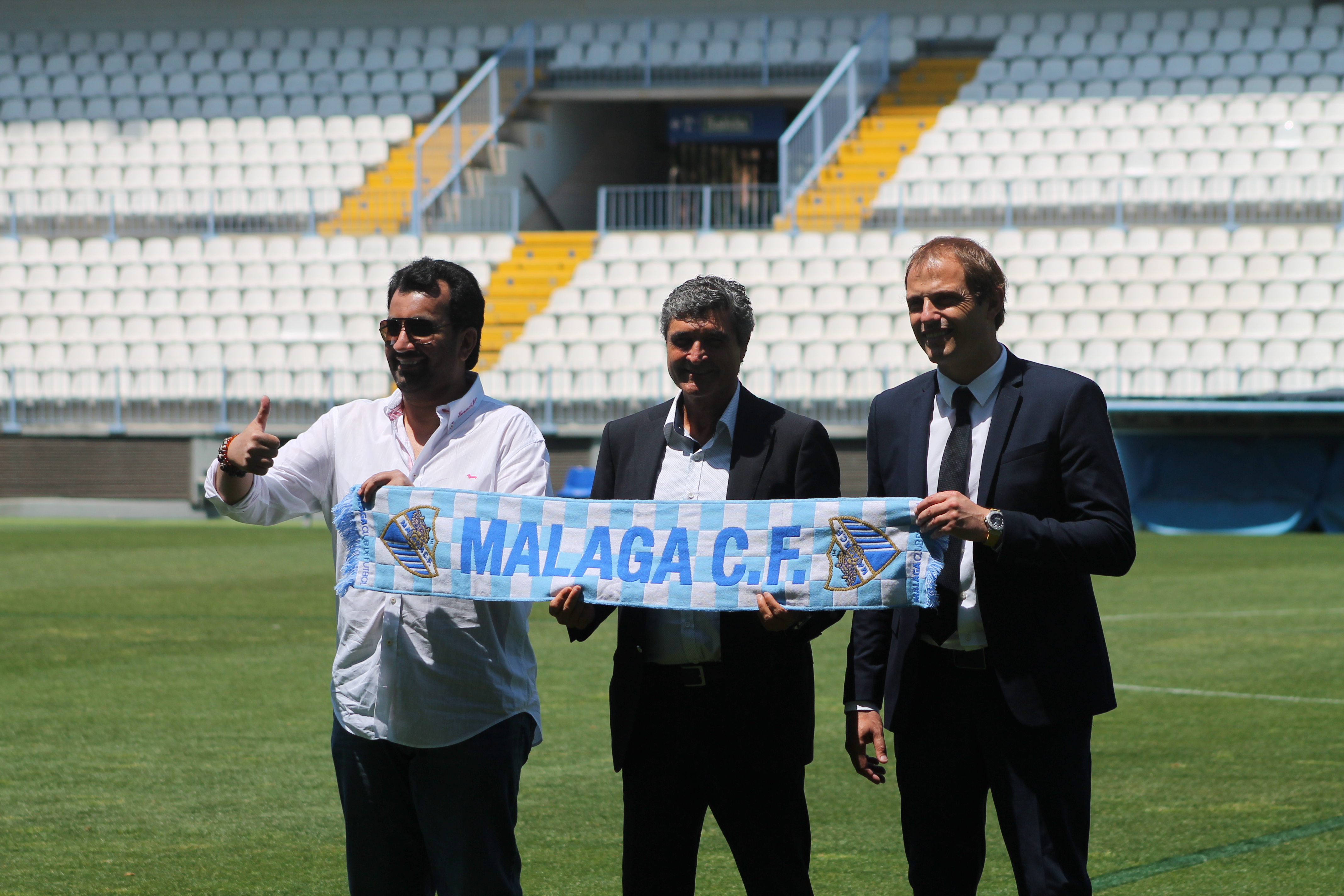 En su presentación en el césped de la Rosaleda. Foto: Sexto Anillo.