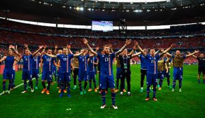 Islandia agradeciendo el apoyo a su afición (www.lr21.com.uy)