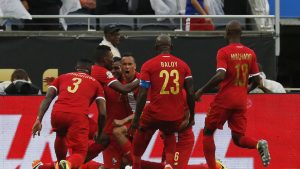Equipo panameño celebrando su victoria ante Bolvia
