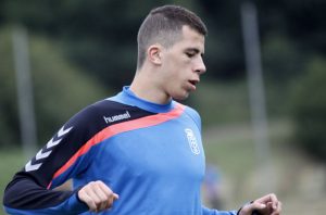 Christian en un entrenamiento con el Oviedo. (vía asturias.eldesmarque.com)