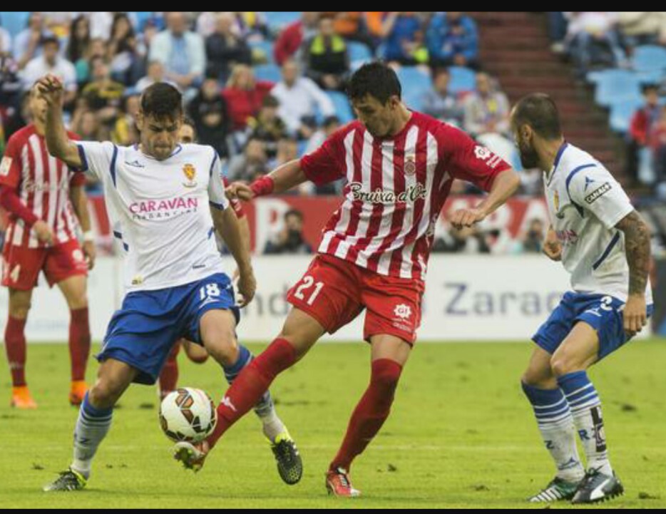 Fran Sandaza en la Romareda frente al Real Zaragoza (14-15). Foto vía: www.heraldo.es