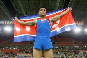 Ri Se Gwang celebrando el oro de salto en Rio 2016. Imagen por News18.com