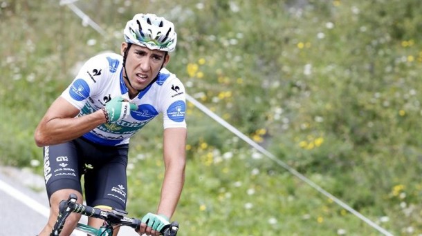 Omar Fraile con el maiilot de líder de la montaña, que acabría llevandose, durante la Vuelta 2015. Fuente: eitb.eus