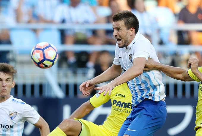 Camacho frente al Villarreal. Foto Eldesamarquemalaga