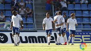 Los jugadores del Tenerife celebrando el gol de Carlos Ruiz vía LFP