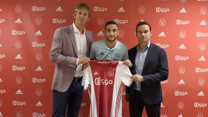 2016-08-30 Contract Hakim Ziyech Arena Amsterdam