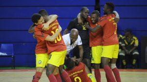 Selección de Mozambique celebrando el pase al Mundial (foto vía es.uefa.com)