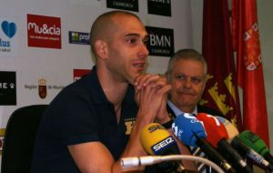 Rafa anunciando su marcha de ElPozo