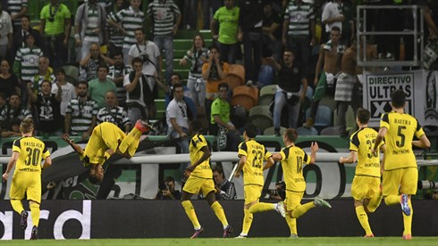 Gol de Aubameyang festejo (Foto vía es.uefa.com)