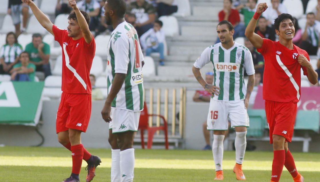 Borja Lasso celebra el gol que da la victoria ante el Córdoba.