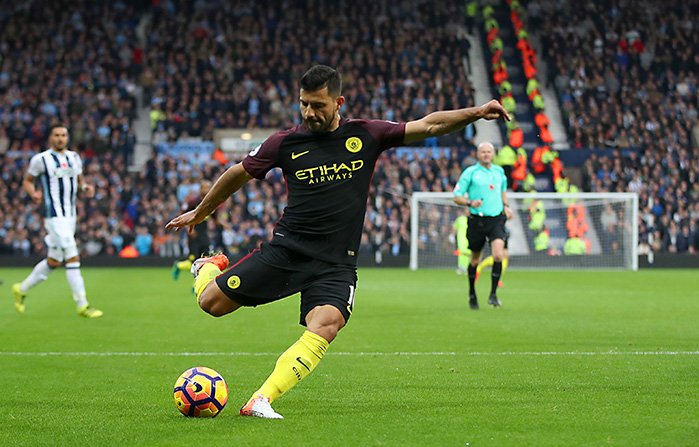 Agüero anota el primero (@ManCityES)