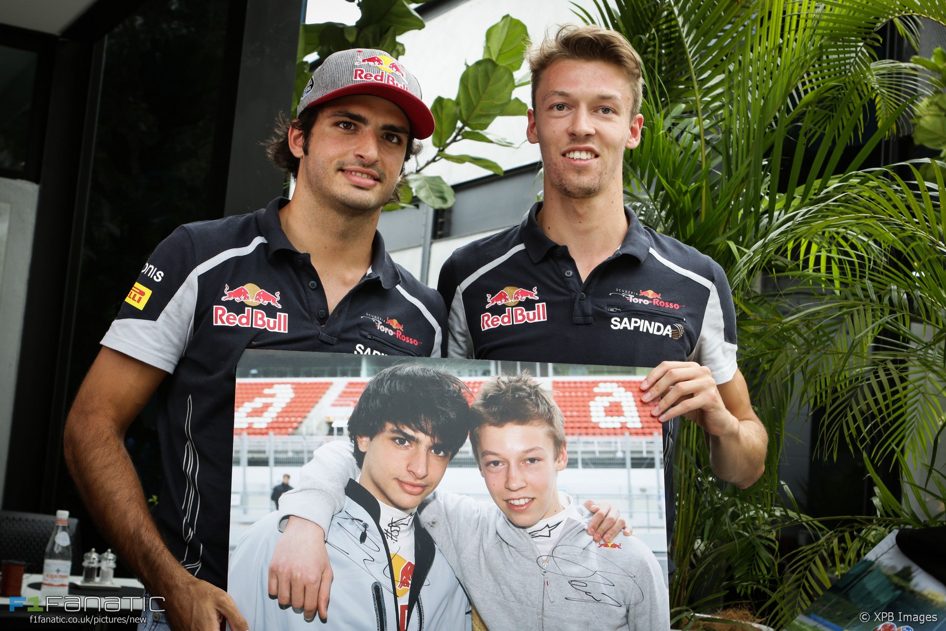 (L to R): Carlos Sainz Jr (ESP) Scuderia Toro Rosso with Daniil Kvyat (RUS) Scuderia Toro Rosso. 29.09.2016. Formula 1 World Championship, Rd 16, Malaysian Grand Prix, Sepang, Malaysia, Thursday. - www.xpbimages.com, EMail: requests@xpbimages.com - copy of publication required for printed pictures. Every used picture is fee-liable. © Copyright: Bearne / XPB Images