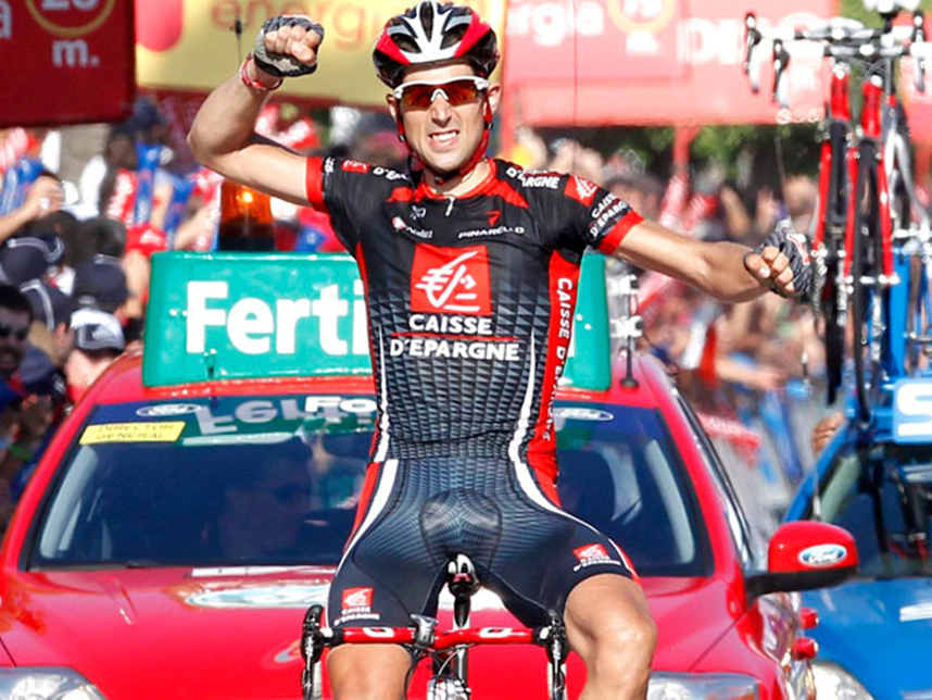 Erviti celebra el triunfo en la 10ª etapa de La Vuelta a España 2010 en Villanueva y Geltrú. Imagen vía: www.rtve.es
