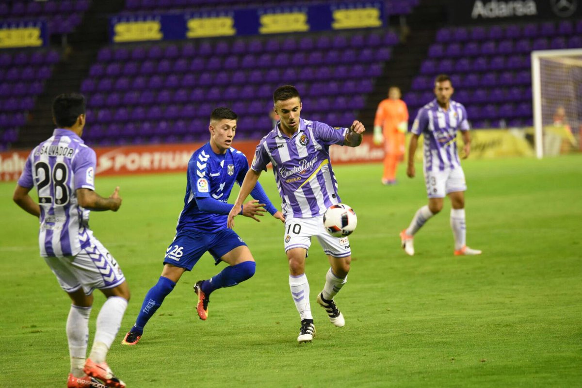 Lance del juego en la primera mitad via @realvalladolid