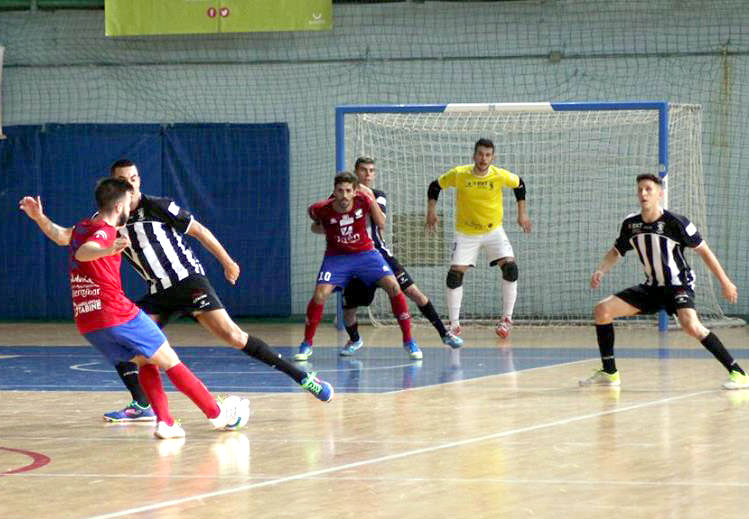 http://www.eldeportedejaen.com/2016/10/el-atletico-mengibar-roza-la-victoria-en-tenerife/