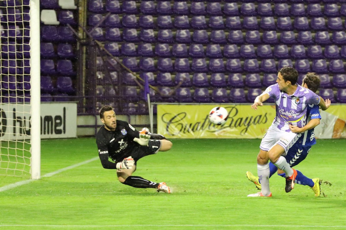 Gran ocasión del Mata que era desbaratada con una gran intervención de Falcón via @realvalladolid