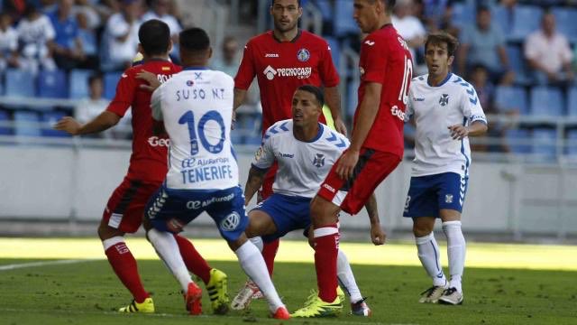 Lance del primer tiempo entre tinerfeños y getafenses vía @CDTOficial