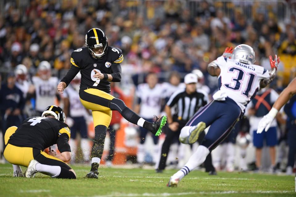 Boswell durante un field goal, vía steelers.com