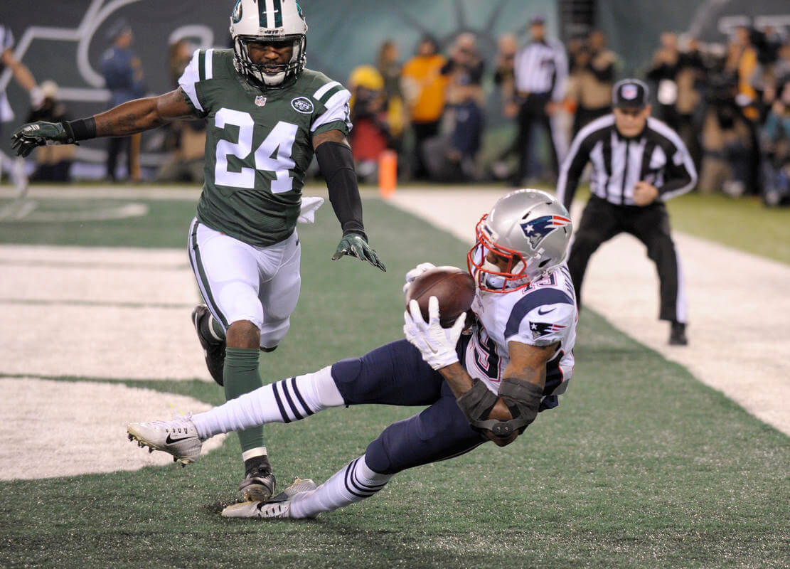 El "rookie" Malcolm Mitchell anotando uno de sus dos touchdowns decisivos. Fuente: bostonherald.com
