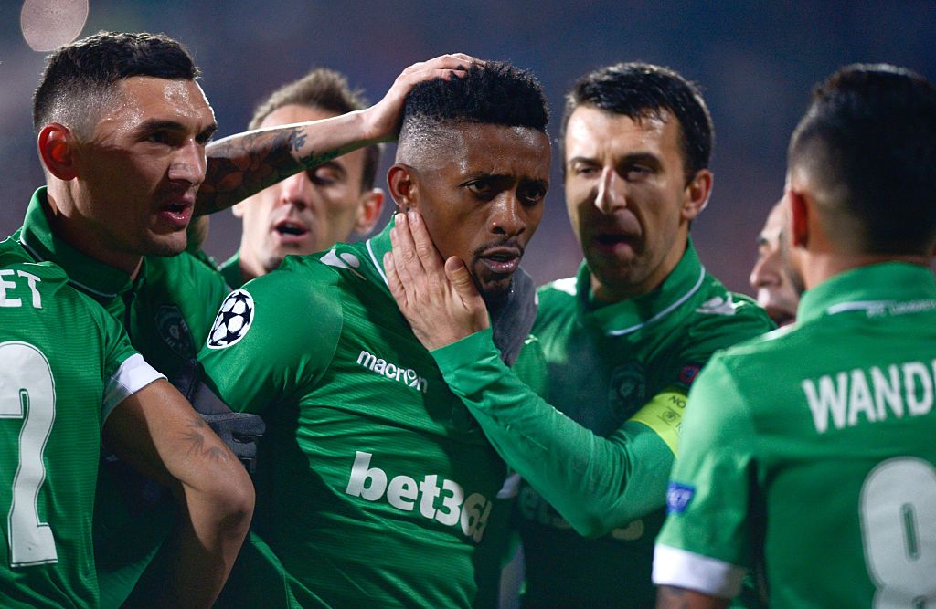 Jonathan Cafú anota el primer gol para los locales (@ChampionsLeague)
