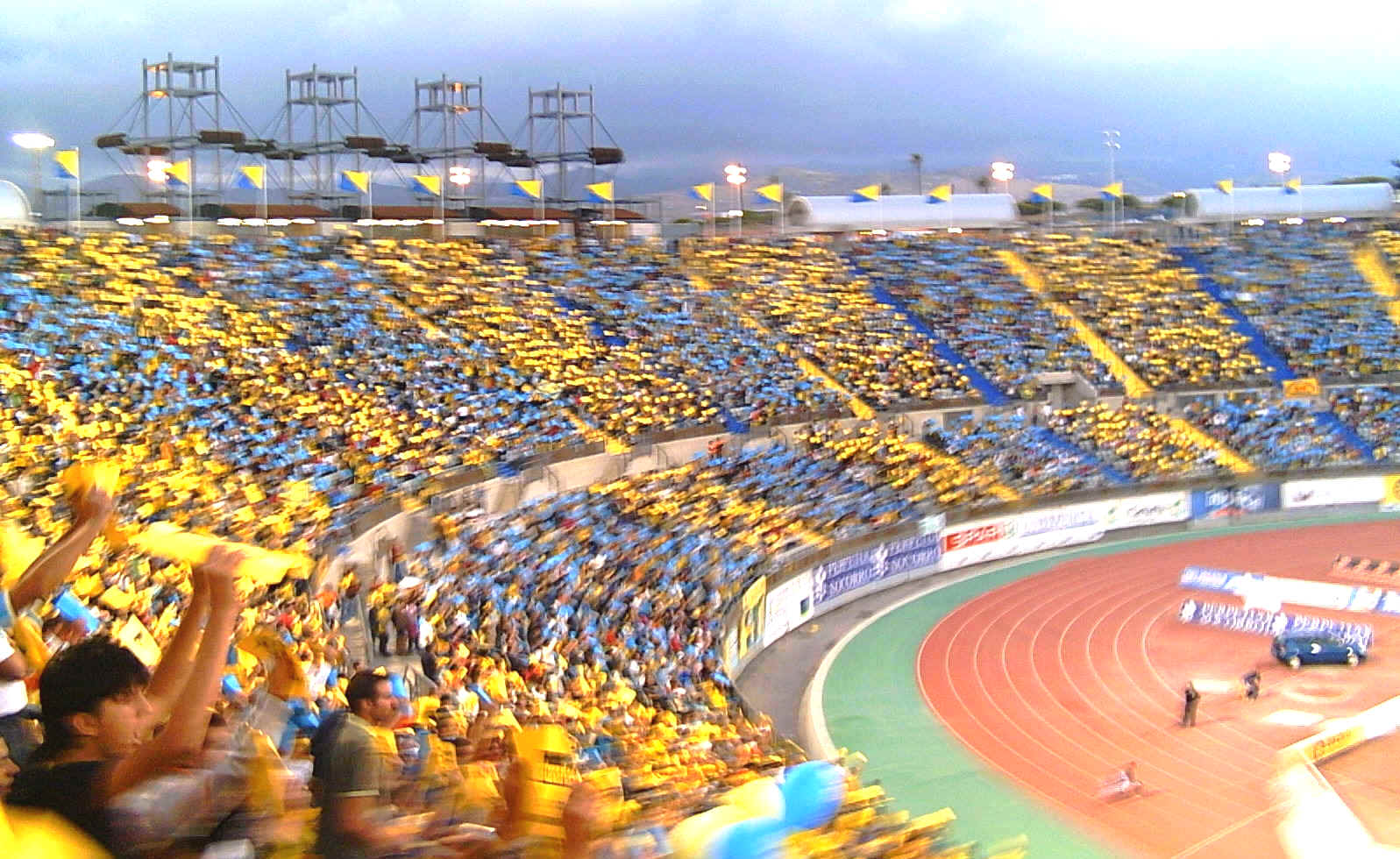 Noche de buen fútbol y goles en el Estadio de Gran Canaria en horario poco habitual
Foto-efe-