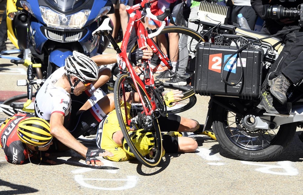 La montonera del Mont Ventoux. Fuente @TrekSegafredo