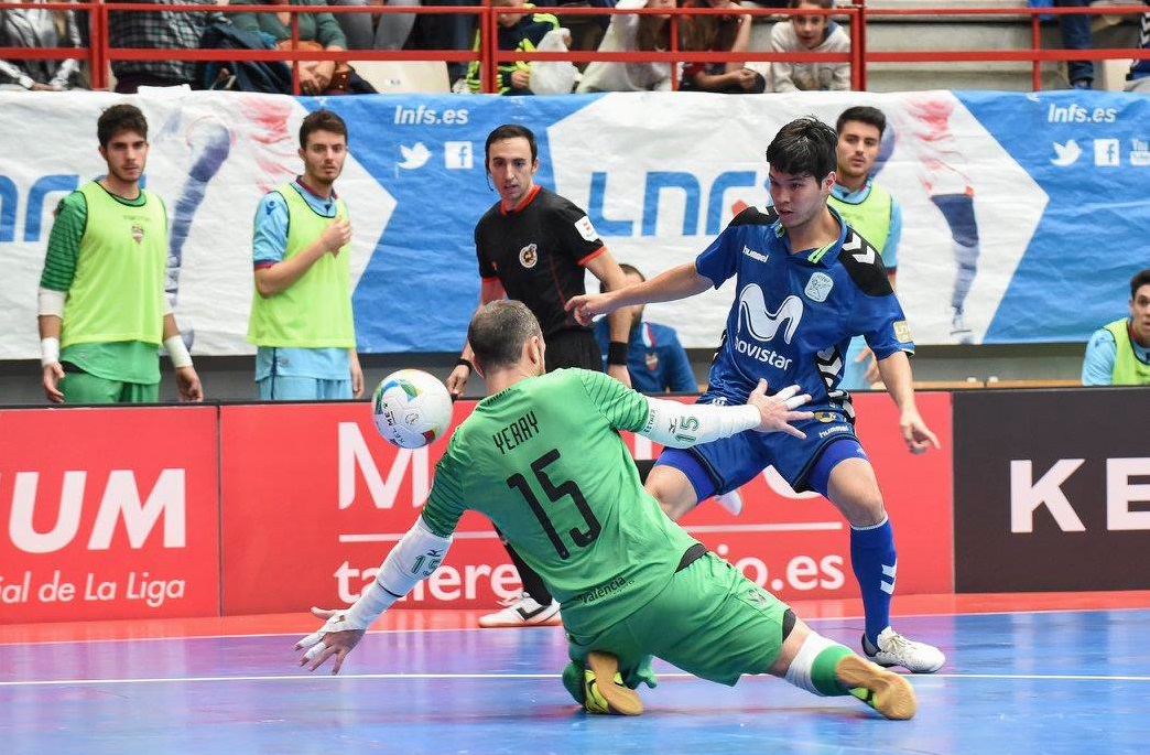 Yeray en un mano a mano frente a Daniel. Foto via: Sandra Santiago ( Movistar Inter)