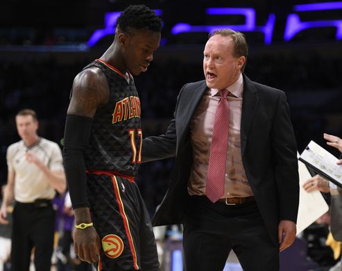 Budenholzer se mostró disgustado con el rendimiento de su equipo (Foto: Kelvin Kuo-USA TODAY Sports)