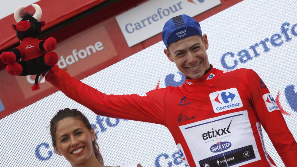 David de la Cruz con el maillot de líder de La Vuelta. Fuente: elpais.com
