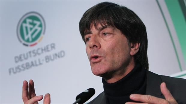Löw en conferencia de prensa (Foto vía Afp.com)