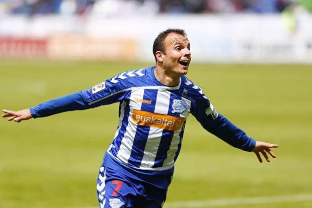 Juli con el Alavés, su ex-equipo donde consiguió el ascenso a primera división en la temporada pasada. / Imgen vía: Cordópolis