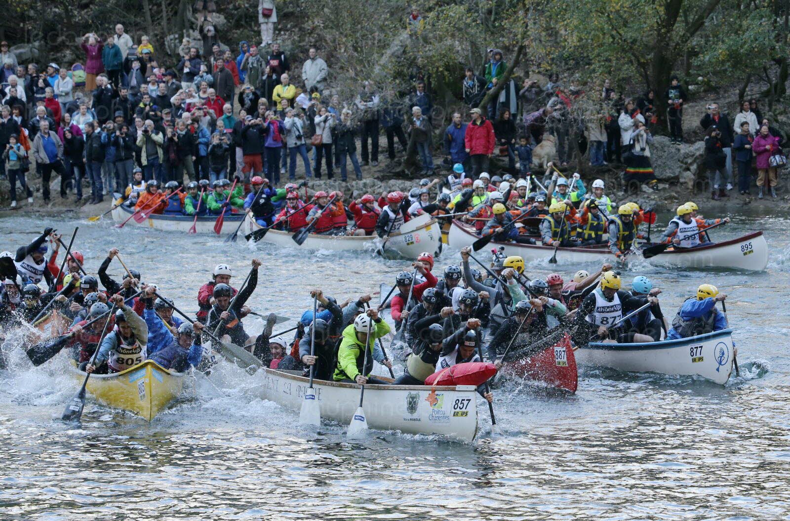 Canoas durante la prueba.