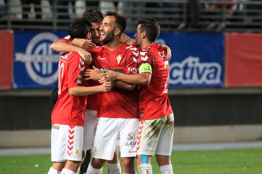 Celebración del gol del Real Murcia C. F. frente al Marbella F. C.; vía: http://www.laopiniondemurcia.es/multimedia/fotos/deportes/2016-11-06-74612-futbol-real-murcia-marbella.html