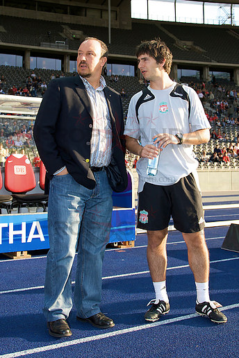 Gerard Nus con Rafa Benítez en su etapa en el Liverpool.
