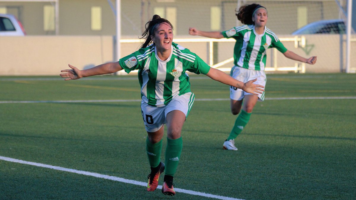 Paula Moreno celebrando su gol ante el Barça (Imagen vía: https://twitter.com/RealBetisFem).