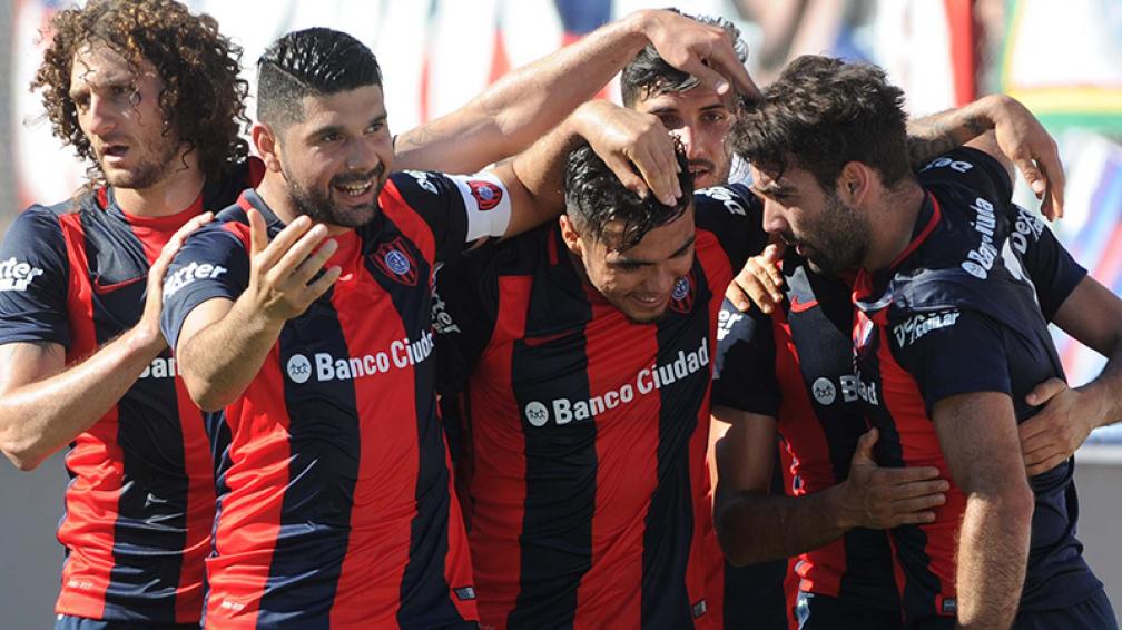 Festejo en el primer gol del ciclón (Foto vía Tycsport.com)