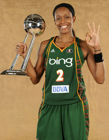 Swin Cash como campeona del WNBA con las Seattle Storm. Imagen vía sikids.com