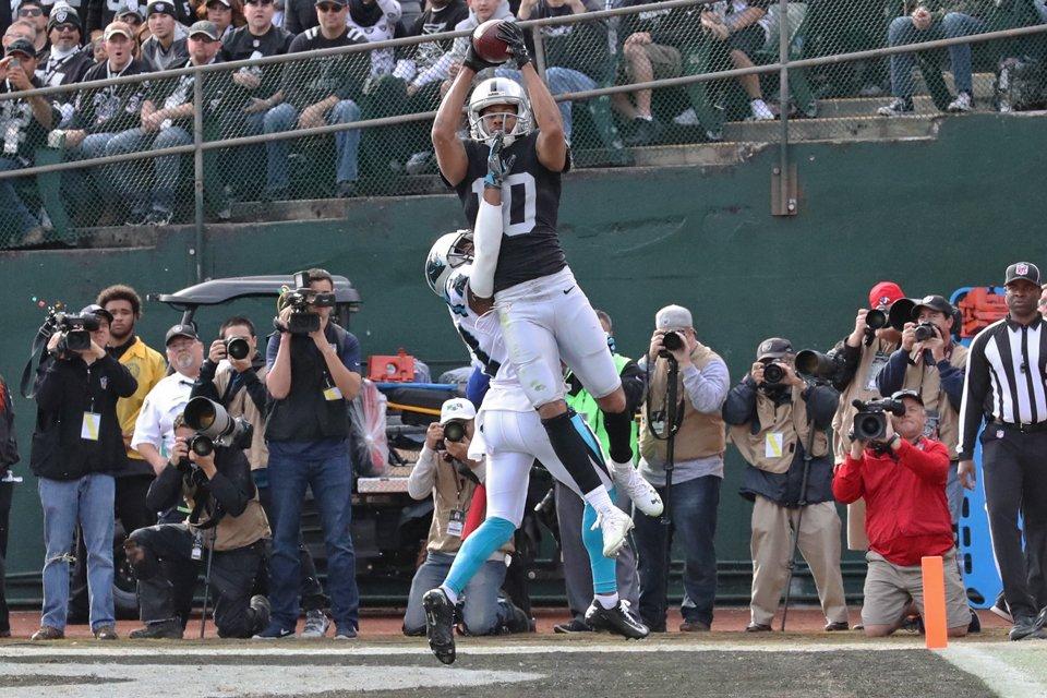 Gran recepción de Seth Roberts. Foto: http://www.raiders.com/