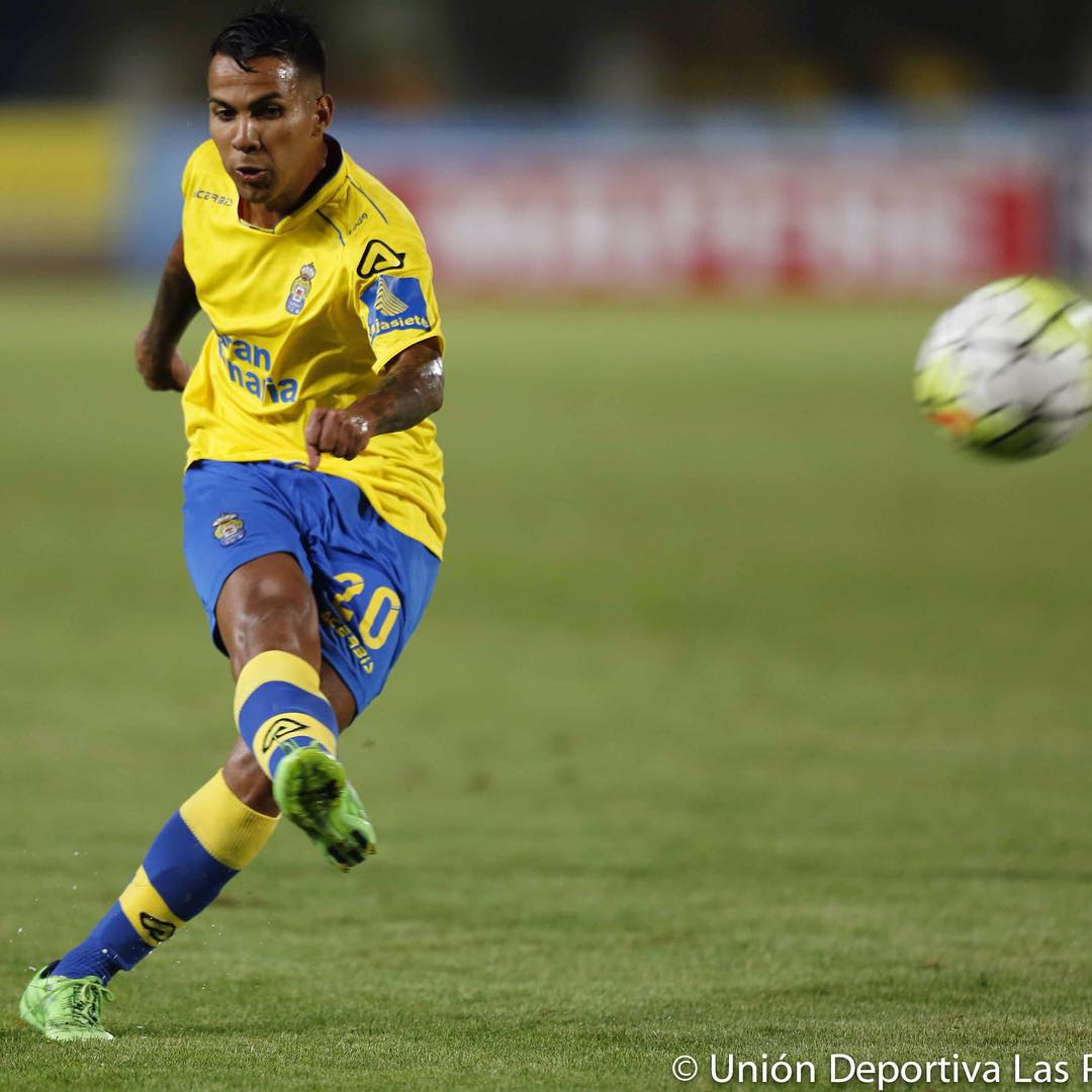 Viera sigue marcando la difencia y la calidad, pese a no tener una noche muy brillante, selló el partido con un golazo digno de una estrella del fútbol. Hace cada día más méritos para la internacionalidad absoluta. foto -udlaspalmas.net-