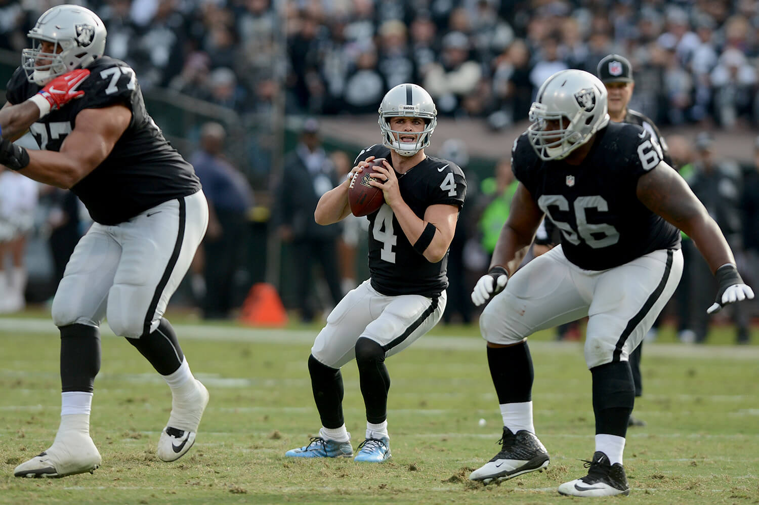 161204_bills_raiders1235_bay107