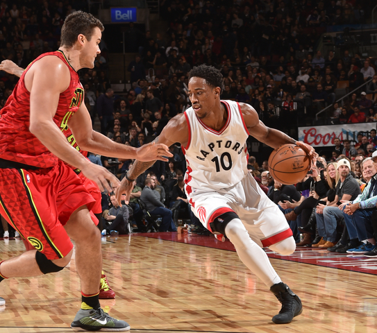 DeRozan fue el máximo anotador. (Foto: Ron Turenne/NBAE/Getty Images)