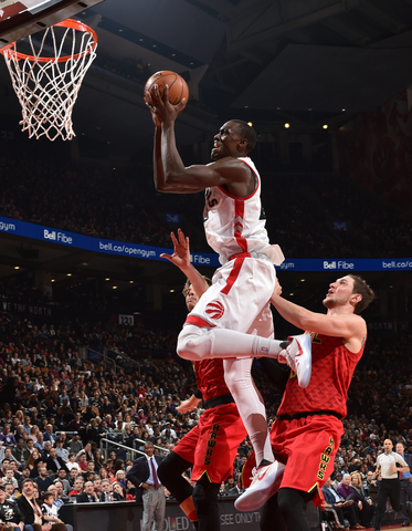 La aportación de Patterson resultó fundamental para el despegue de los canadienses. (Foto: Ron Turenne/NBAE/Getty Images)
