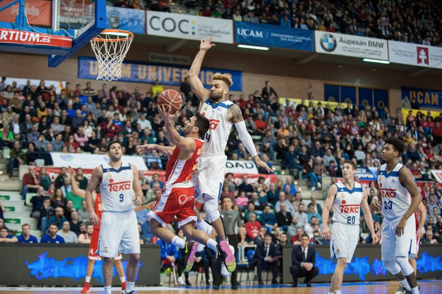 Real Madrid vence en la pista de UCAM