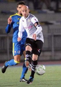 Óscar Pérez frente al Celta 'B' (Foto: La Nueva España)