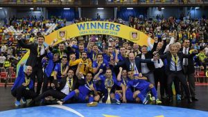 Ugra celebra su título en 2016