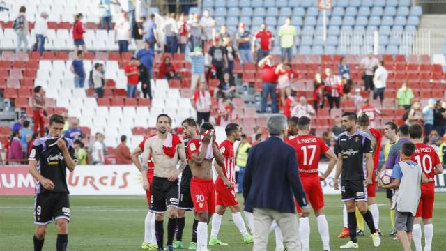 Desolación entre los jugadores rojiblancos. Foto: laliga.es