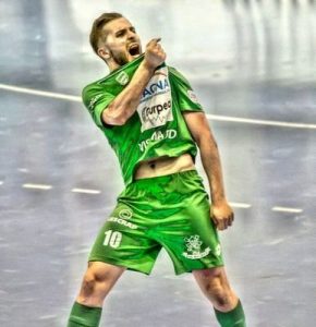 Rafa Usín celebrando un gol esta temporada