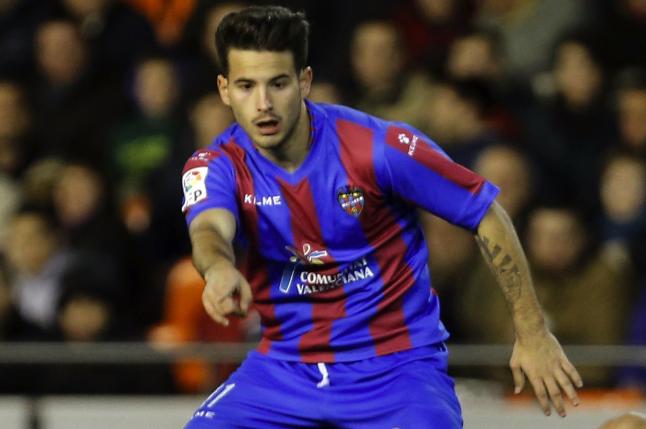 Rubén García en un partido la pasada temporada con el Levante (Foto: EFE)