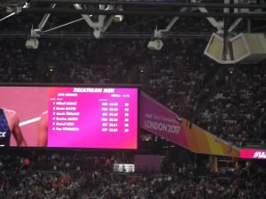 #london2017 #pasionporcompetir #TeamESP jornada #8 #decatlon #londonconMR #pautonnesen @PauTonnesen Listo para su serie de 400 ml